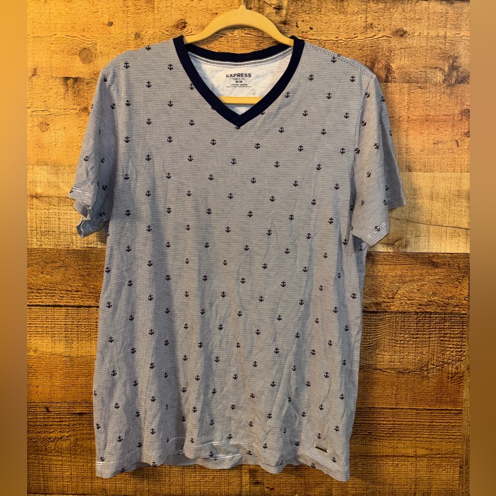 Express Anchor V-Neck T-shirt